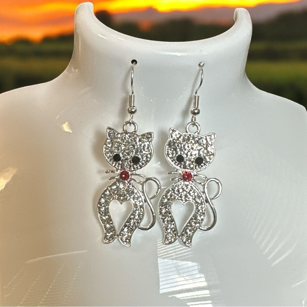 Isabella New York Cat Dangle Earrings Silver Crystal Red Bow - Picture 4 of 5